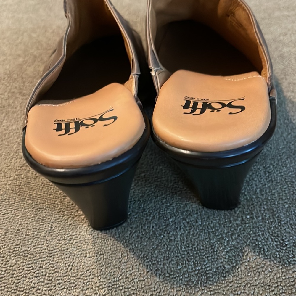 Sofft Leather Slip-on Clogs Mules Size 7 light brown shoes (TD) - Picture 7 of 9